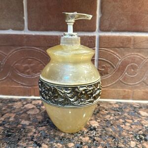 Resin hand or dish soap dispenser bathroom or kitchen